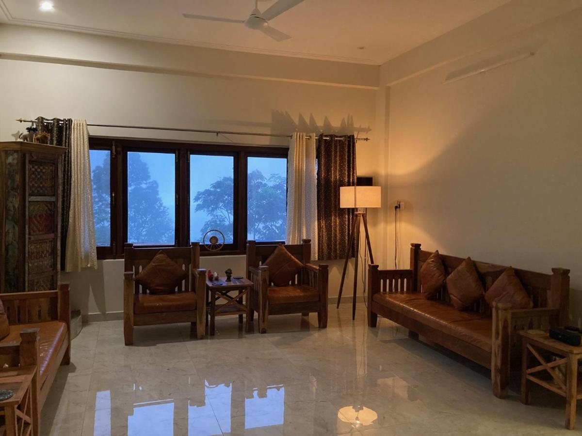 Villa By Mountain Homes- Lansdowne Bagian luar foto