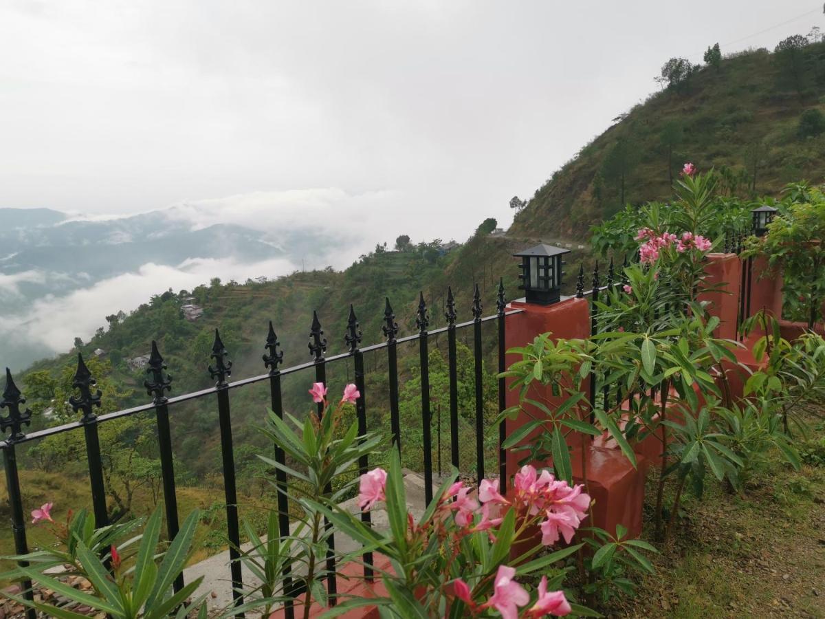 Villa By Mountain Homes- Lansdowne Bagian luar foto